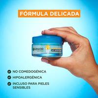 Crema Garnier Express Aclara fórmula delicada y no comedogénica